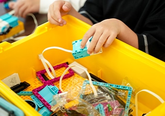 ロボットを組み立てる