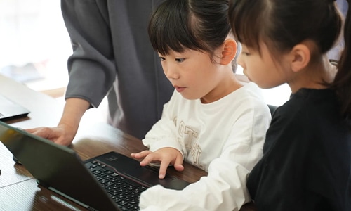家庭的で先生と一緒に楽しみながら学べるスクール